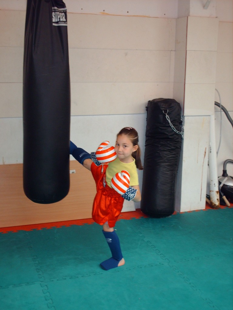 Nisa_TUTUCU_Kickbox_2007_HPIM0565_px1200