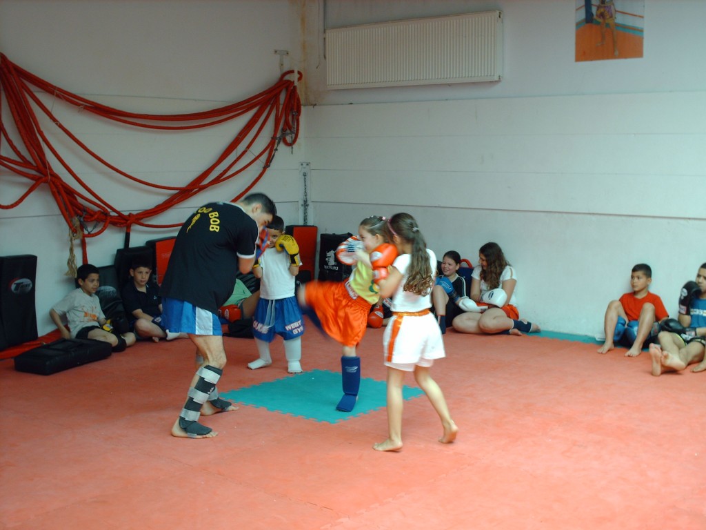 Nisa_TUTUCU_Kickbox_2007_HPIM0651