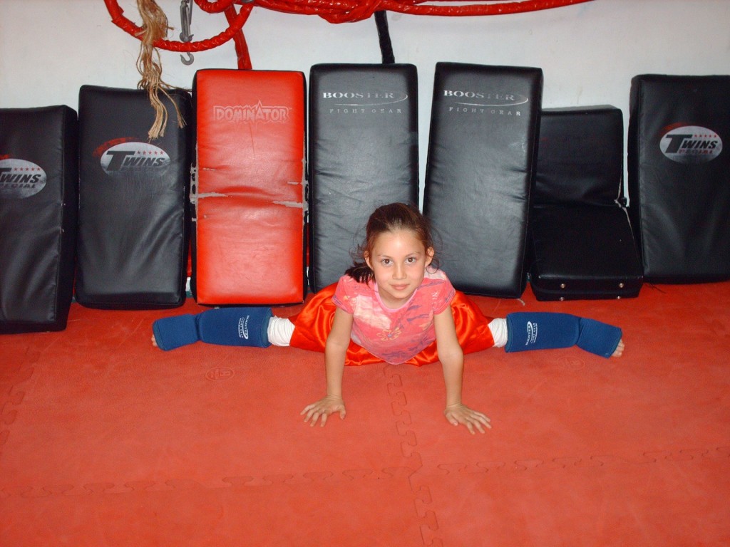 Nisa_TUTUCU_Kickbox_2007_HPIM0681_px1200